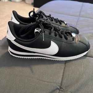 Unisex Black and White Nike Cortez